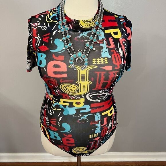 Sheer mock turtleneck short sleeve alphabet graphic print bodysuit - 1X‎ - Picture 3 of 12